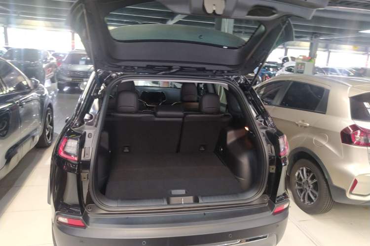 Used Jeep Cherokee 2020 2.0T Four-Wheel Drive Elite Edition Trunk