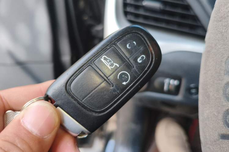 Used Jeep Cherokee 2020 2.0L Two-Wheel Drive Classic Sports Edition Vehicle Key