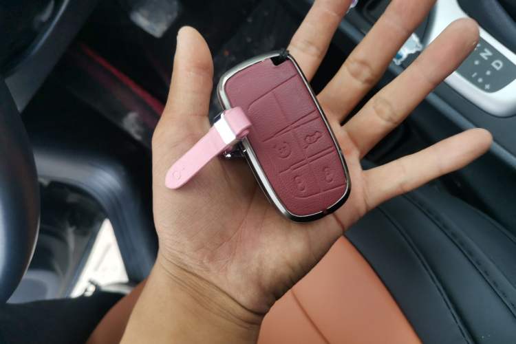 Used Jeep Cherokee 2020 2.0L Two-Wheel Drive Classic Sports Edition Vehicle Key