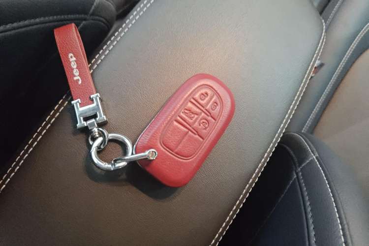 Used Jeep Cherokee 2020 2.0L Two-Wheel Drive Classic Sports Edition Vehicle Key