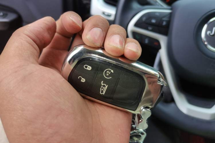Used Jeep Cherokee 2020 2.0L Two-Wheel Drive Classic Sports Edition Vehicle Key