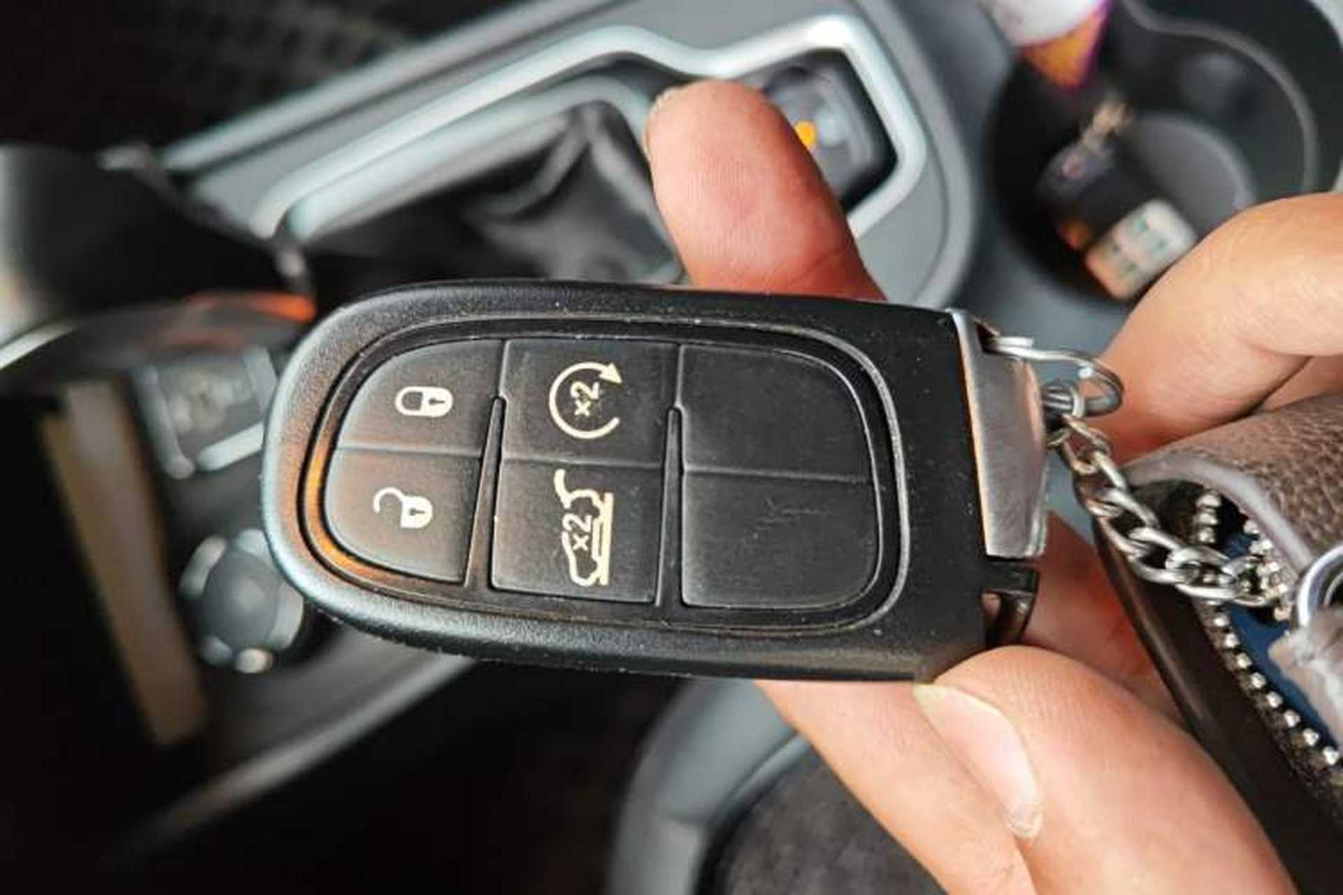Used Jeep Cherokee 2020 2.0T Four-Wheel Drive Night Eagle Edition Vehicle Key