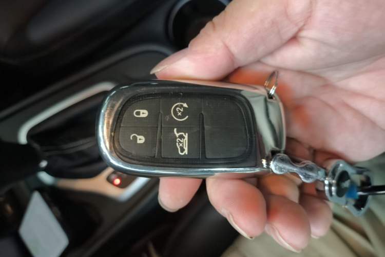 Used Jeep Cherokee 2020 2.0L Two-Wheel Drive Classic Sports Edition Vehicle Key