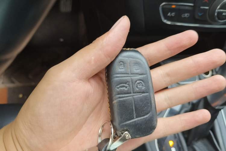 Used Jeep Cherokee 2020 2.0T Two-Wheel Drive Leading Edition Vehicle Key