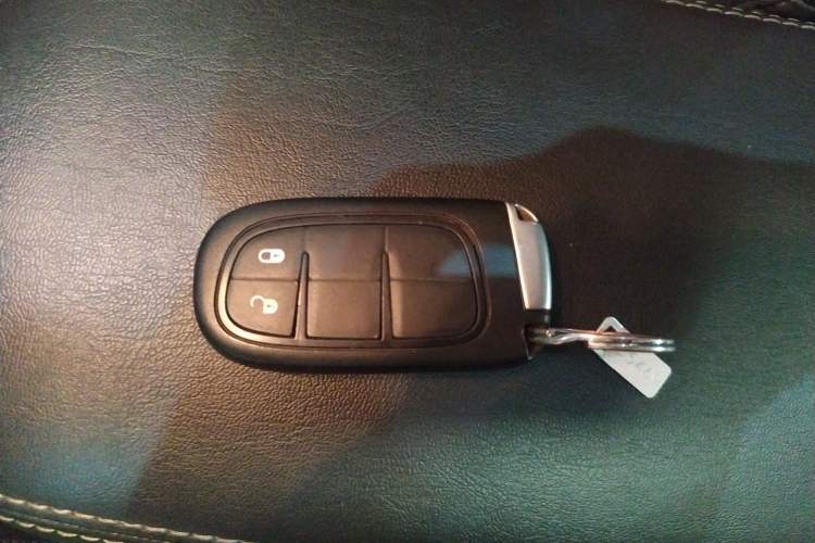 Used Jeep Cherokee 2020 2.0T Four-Wheel Drive Elite Edition Vehicle Key
