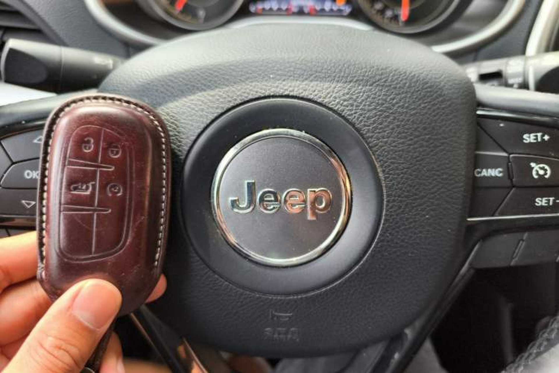 Used Jeep Cherokee 2020 2.0L Two-Wheel Drive Classic Sports Edition Vehicle Key