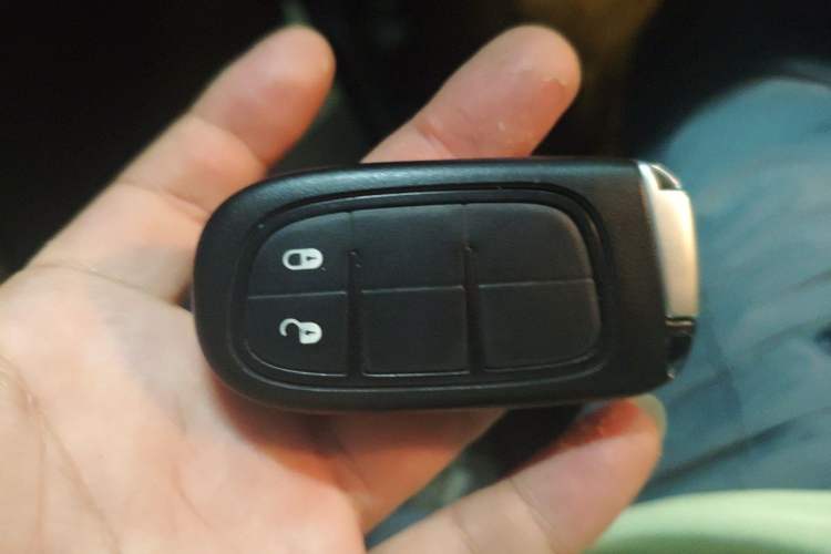 Used Jeep Cherokee 2020 2.0T Four-Wheel Drive Elite Edition Vehicle Key