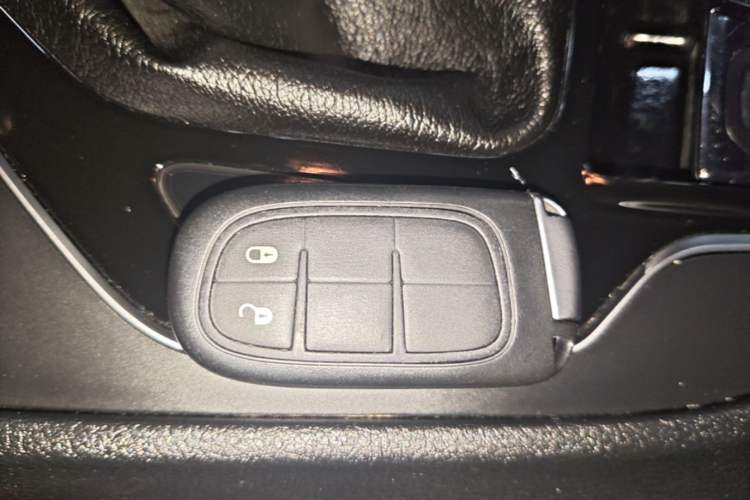 Used Jeep Cherokee 2020 2.0L Two-Wheel Drive Safety Upgrade Edition Vehicle Key