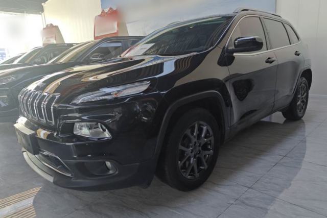 Used Jeep Cherokee 2020 2.0L Two-Wheel Drive Classic Sports Edition