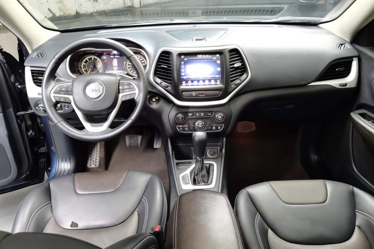 Used Jeep Cherokee 2020 2.0L Two-Wheel Drive Classic Sports Edition Center Console