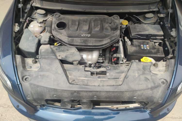 Used Jeep Cherokee 2020 2.0L Two-Wheel Drive Classic Sports Edition Engine Bay
