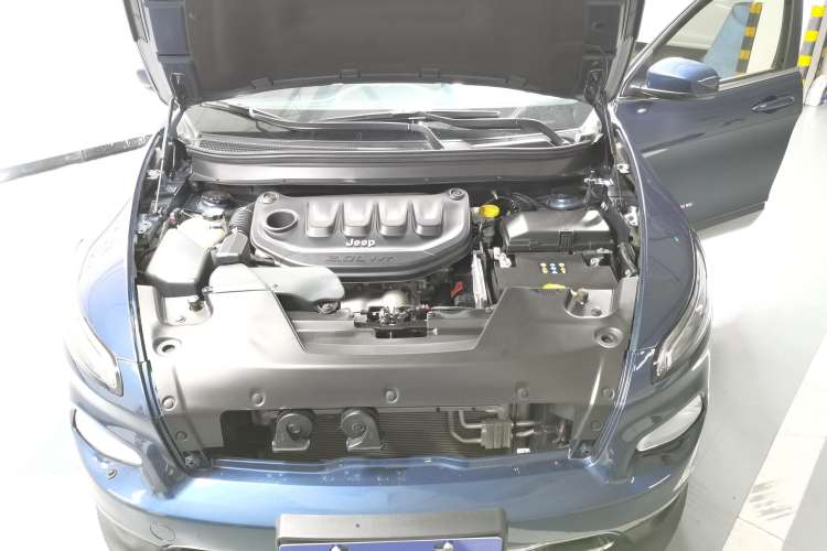 Used Jeep Cherokee 2020 2.0L Two-Wheel Drive Classic Sports Edition Engine Bay