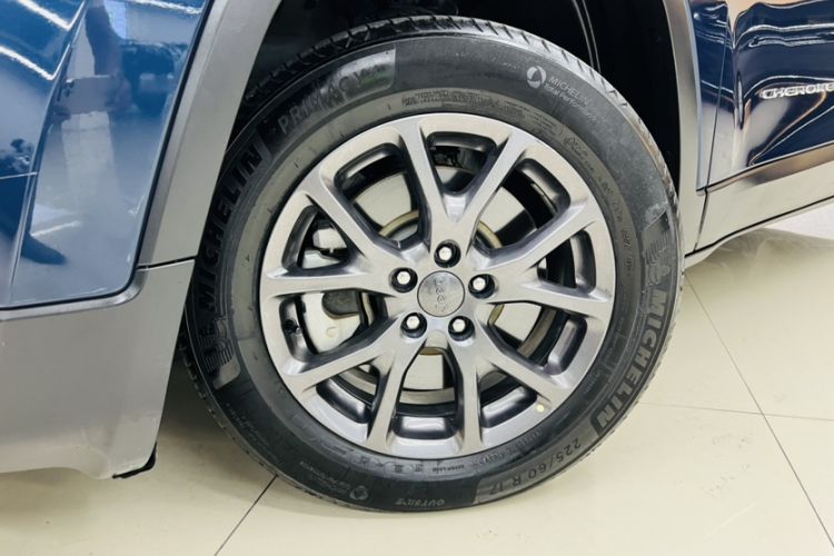 Used Jeep Cherokee 2020 2.0L Two-Wheel Drive Classic Sports Edition Exterior 8