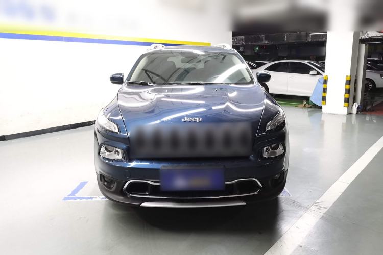 Used Jeep Cherokee 2020 2.0L Two-Wheel Drive Classic Sports Edition Front