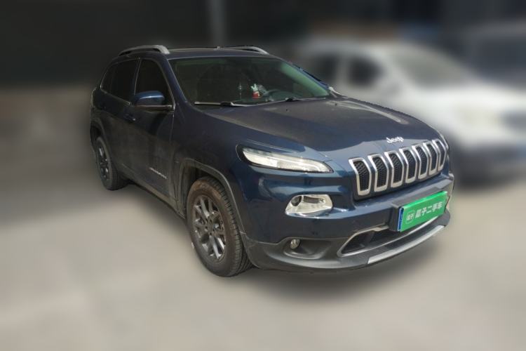 Used Jeep Cherokee 2020 2.0L Two-Wheel Drive Classic Sports Edition Front Right 45 Deg