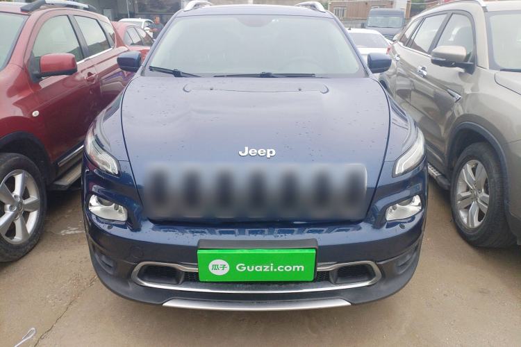 Used Jeep Cherokee 2020 2.0L Two-Wheel Drive Classic Sports Edition Front