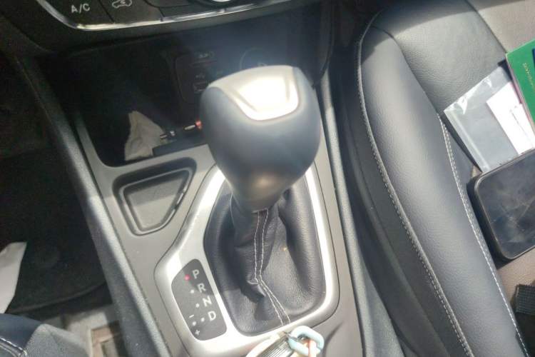 Used Jeep Cherokee 2020 2.0L Two-Wheel Drive Classic Sports Edition Gear Lever