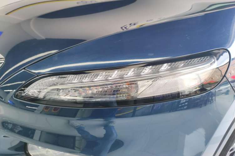 Used Jeep Cherokee 2020 2.0L Two-Wheel Drive Classic Sports Edition Left Front Headlight