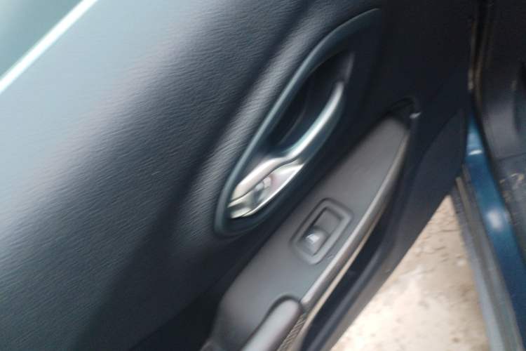 Used Jeep Cherokee 2020 2.0L Two-Wheel Drive Classic Sports Edition Left Rear Door Interior
