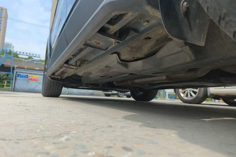 Used Jeep Cherokee 2020 2.0L Two-Wheel Drive Classic Sports Edition Left Side Sill