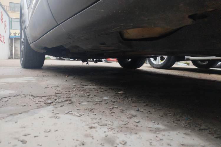 Used Jeep Cherokee 2020 2.0L Two-Wheel Drive Classic Sports Edition Left Side Sill