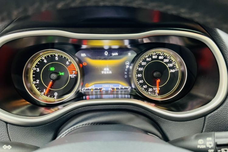 Used Jeep Cherokee 2020 2.0L Two-Wheel Drive Classic Sports Edition Odometer Close Up