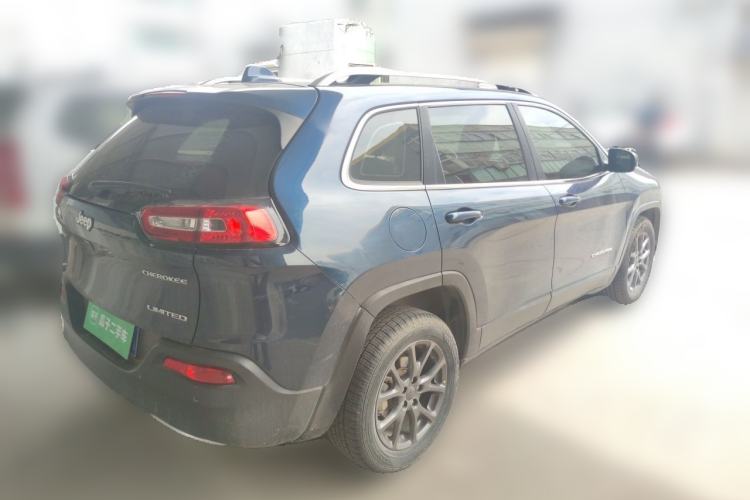 Used Jeep Cherokee 2020 2.0L Two-Wheel Drive Classic Sports Edition Rear Right 45 Deg