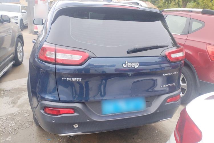 Used Jeep Cherokee 2020 2.0L Two-Wheel Drive Classic Sports Edition Rear