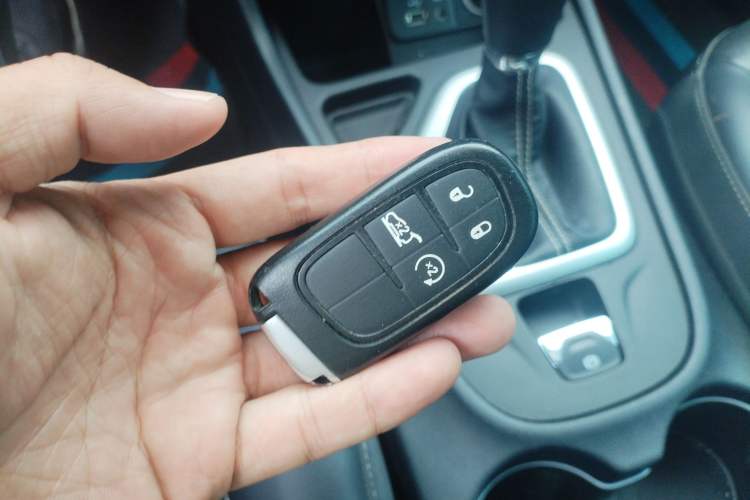 Used Jeep Cherokee 2020 2.0L Two-Wheel Drive Classic Sports Edition Vehicle Key