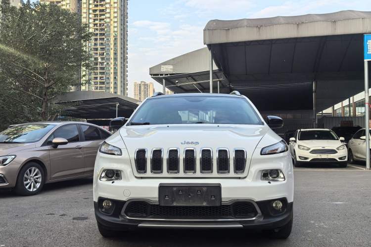 Used Jeep Cherokee 2020 2.0L Two-Wheel Drive Classic Sports Edition Exterior 1