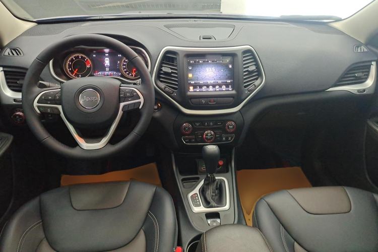 Used Jeep Cherokee 2020 2.0L Two-Wheel Drive Classic Sports Edition Center Console