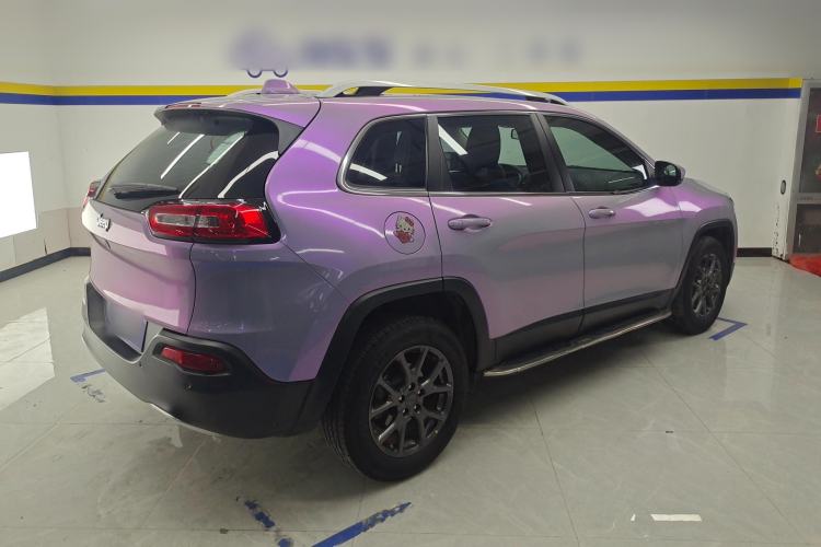 Used Jeep Cherokee 2020 2.0L Two-Wheel Drive Classic Sports Edition Rear Right 45 Deg