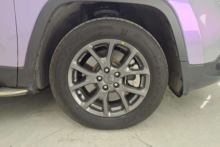 Used Jeep Cherokee 2020 2.0L Two-Wheel Drive Classic Sports Edition Right Rear Wheel Hub