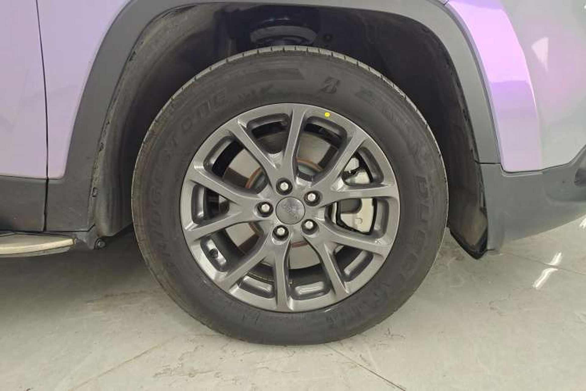 Used Jeep Cherokee 2020 2.0L Two-Wheel Drive Classic Sports Edition Right Rear Wheel Hub