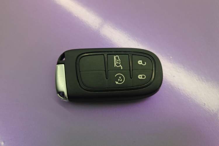 Used Jeep Cherokee 2020 2.0L Two-Wheel Drive Classic Sports Edition Vehicle Key