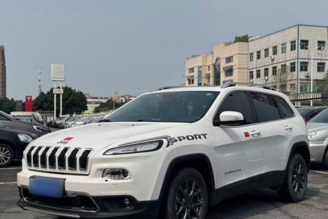 Used Jeep Cherokee 2020 2.0L Two-Wheel Drive Classic Sports Edition