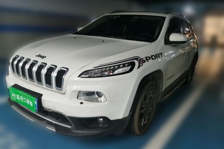 Used Jeep Cherokee 2020 2.0L Two-Wheel Drive Classic Sports Edition Guazi used car, China used car export, Used car for sale, Used  cars, Cheapest cars for sale