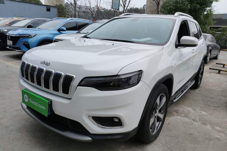 Used Jeep Cherokee 2020 2.0T Two-Wheel Drive Leading Edition Guazi used car, China used car export, Used car for sale, Used cars, Cheapest cars for sale
