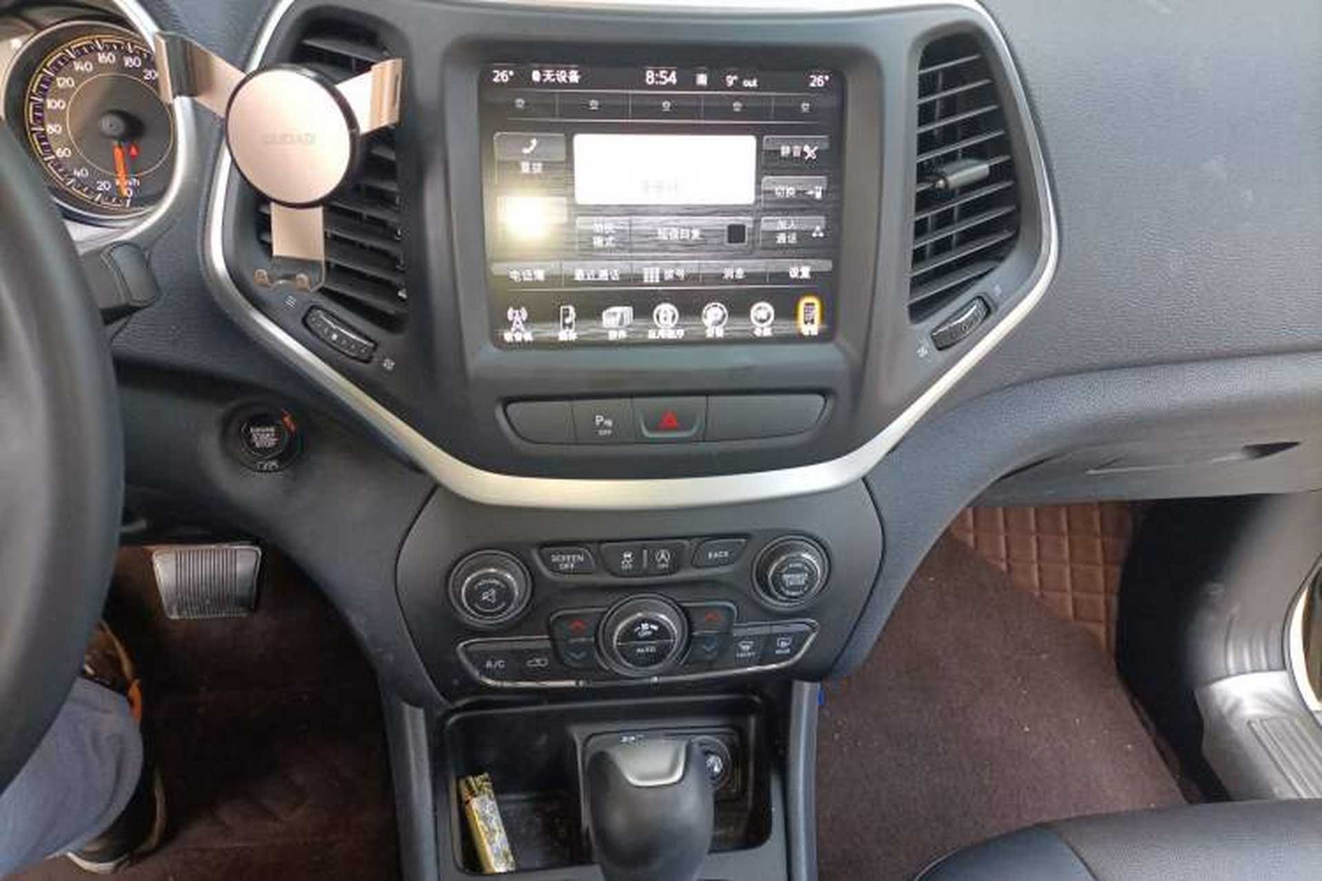 Used Jeep Cherokee 2020 2.0L Two-Wheel Drive Classic Sports Edition Audio And AC Panel