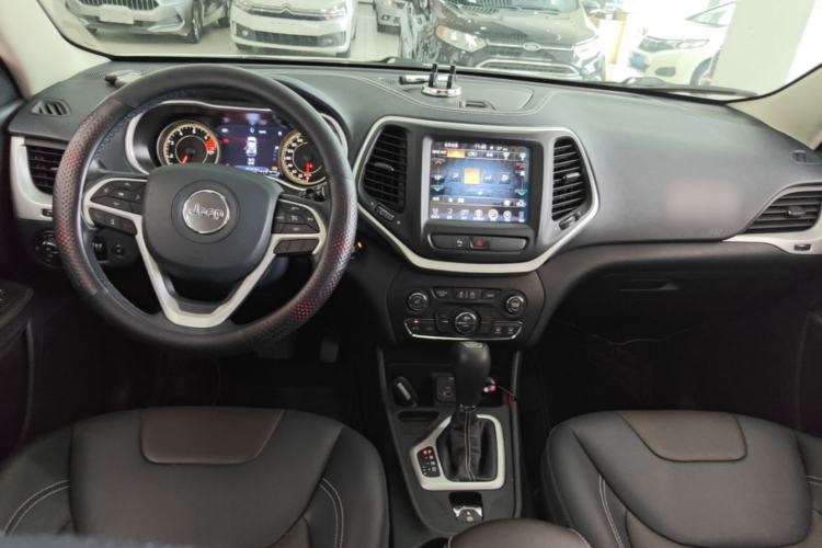 Used Jeep Cherokee 2020 2.0L Two-Wheel Drive Classic Sports Edition Center Console