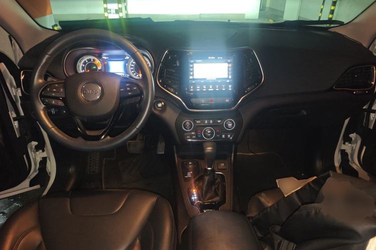 Used Jeep Cherokee 2020 2.0T Four-Wheel Drive Night Eagle Edition Center Console