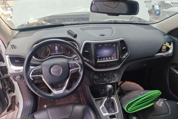 Used Jeep Cherokee 2020 2.0L Two-Wheel Drive Classic Sports Edition Center Console