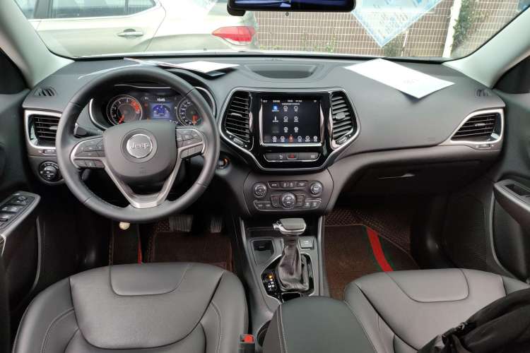 Used Jeep Cherokee 2020 2.0T Two-Wheel Drive Leading Edition Center Console