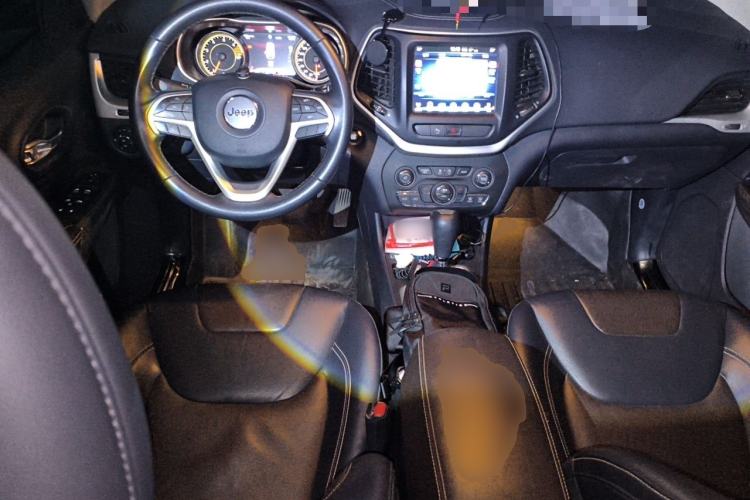 Used Jeep Cherokee 2020 2.0L Two-Wheel Drive Classic Sports Edition Center Console