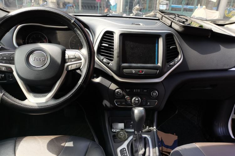 Used Jeep Cherokee 2020 2.0L Two-Wheel Drive Classic Sports Edition Center Console