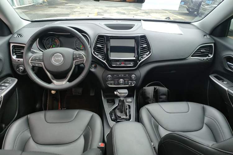 Used Jeep Cherokee 2020 2.0T Two-Wheel Drive Leading Edition Center Console