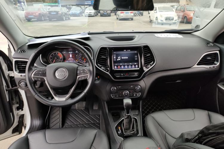 Used Jeep Cherokee 2020 2.0T Two-Wheel Drive Leading Edition Center Console