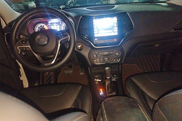 Used Jeep Cherokee 2020 2.0T Two-Wheel Drive Leading Edition Center Console