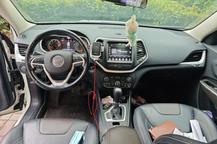 Used Jeep Cherokee 2020 2.0L Two-Wheel Drive Classic Sports Edition Center Console