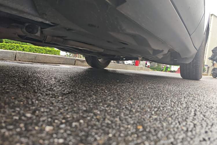 Used Jeep Cherokee 2020 2.0L Two-Wheel Drive Classic Sports Edition Chassis Front Left